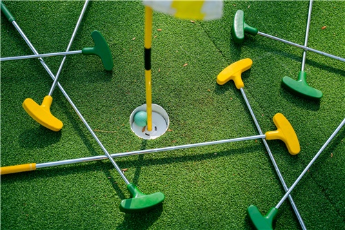 Parcours Mini golf et Mini hockey !  Vendredi 8 mai